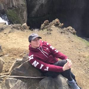 Meet your Posher, Cassandra